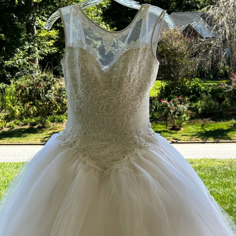 Wedding gown